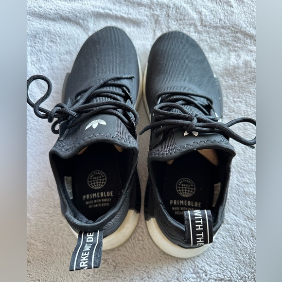 Adidas NMD_R1 Primeblue M7/W8 (brand new) core black/cloud white/grey five. - Picture 11 of 11